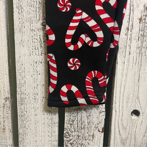 Candy Cane Fleece Lined Heart Leggings Size Large Christmas Black No Boundaries - Picture 4 of 10